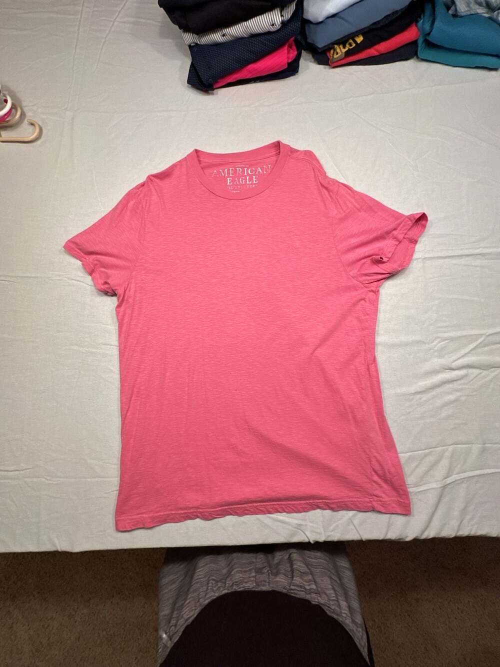 American Eagle Outfitters Athletic Fit Crewneck T-Shirt Pink